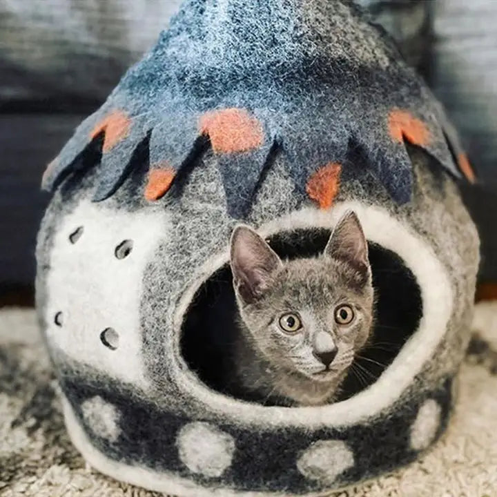 Fairy House Wool Pet Cave - Grey